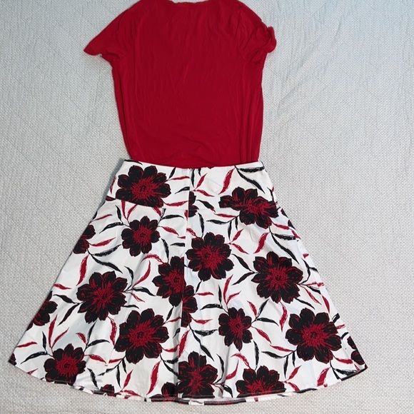 NYCC red black and white skirt and free T-shirt - Picture 5 of 7